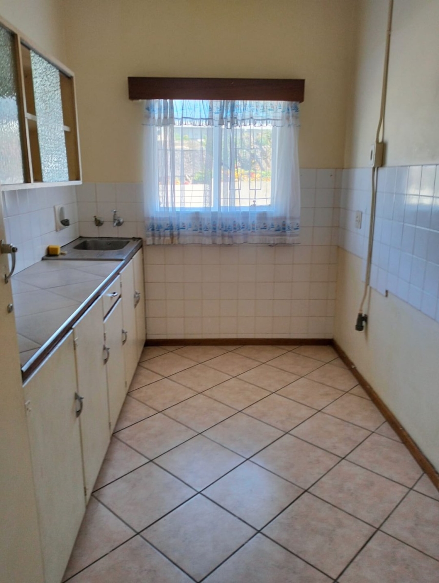 5 Bedroom Property for Sale in Sunnyridge Eastern Cape